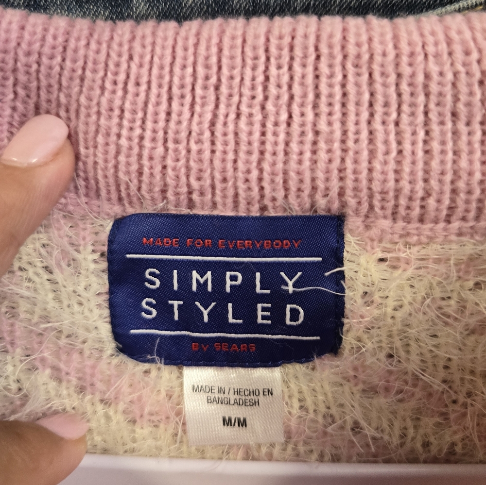 Simply styled sweater - Picture 4 of 7